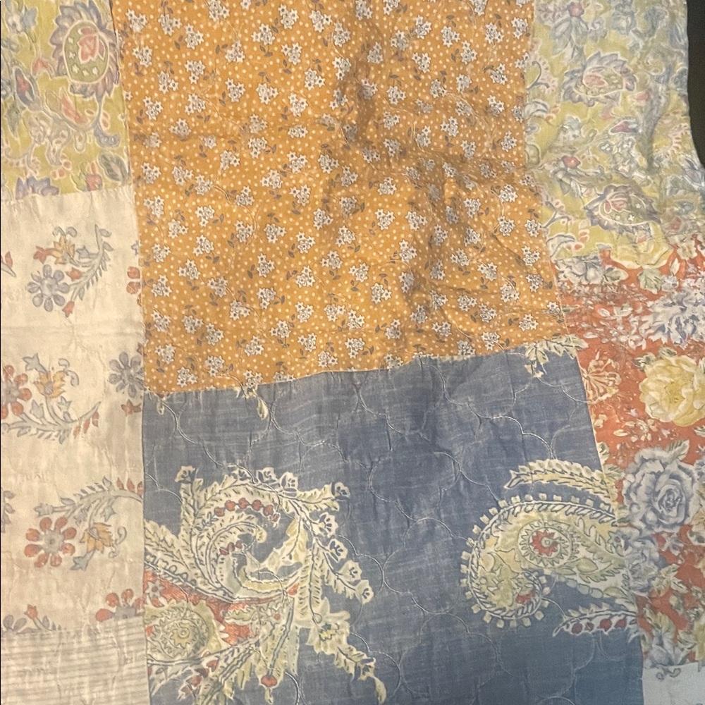 Floral Patchwork Quilt - Multicolor